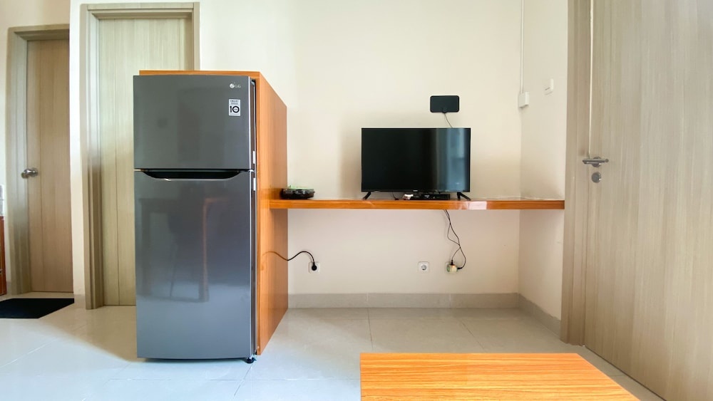 Comfort Stay And Nice 2Br Apartment At Elpis Residence