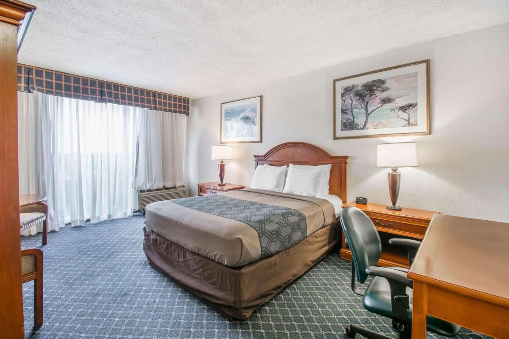 Photo - North Miami Beach Gardens Inn & Suites