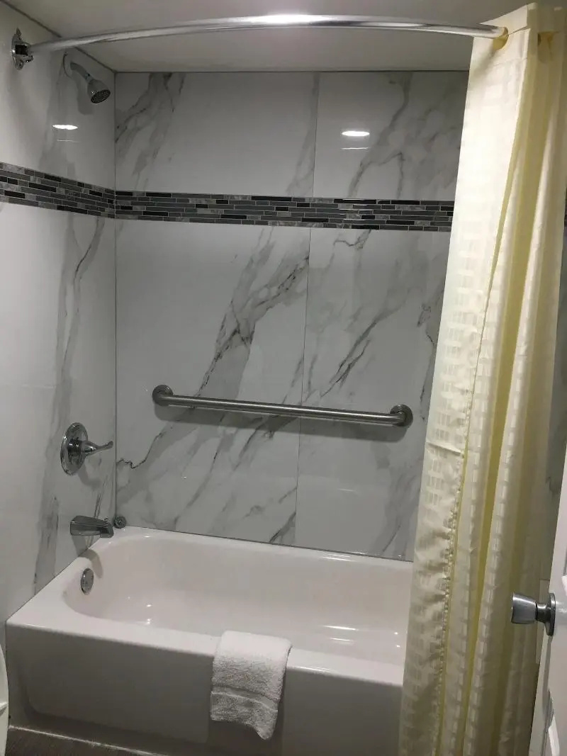 Foto - Travel Inn & Suites