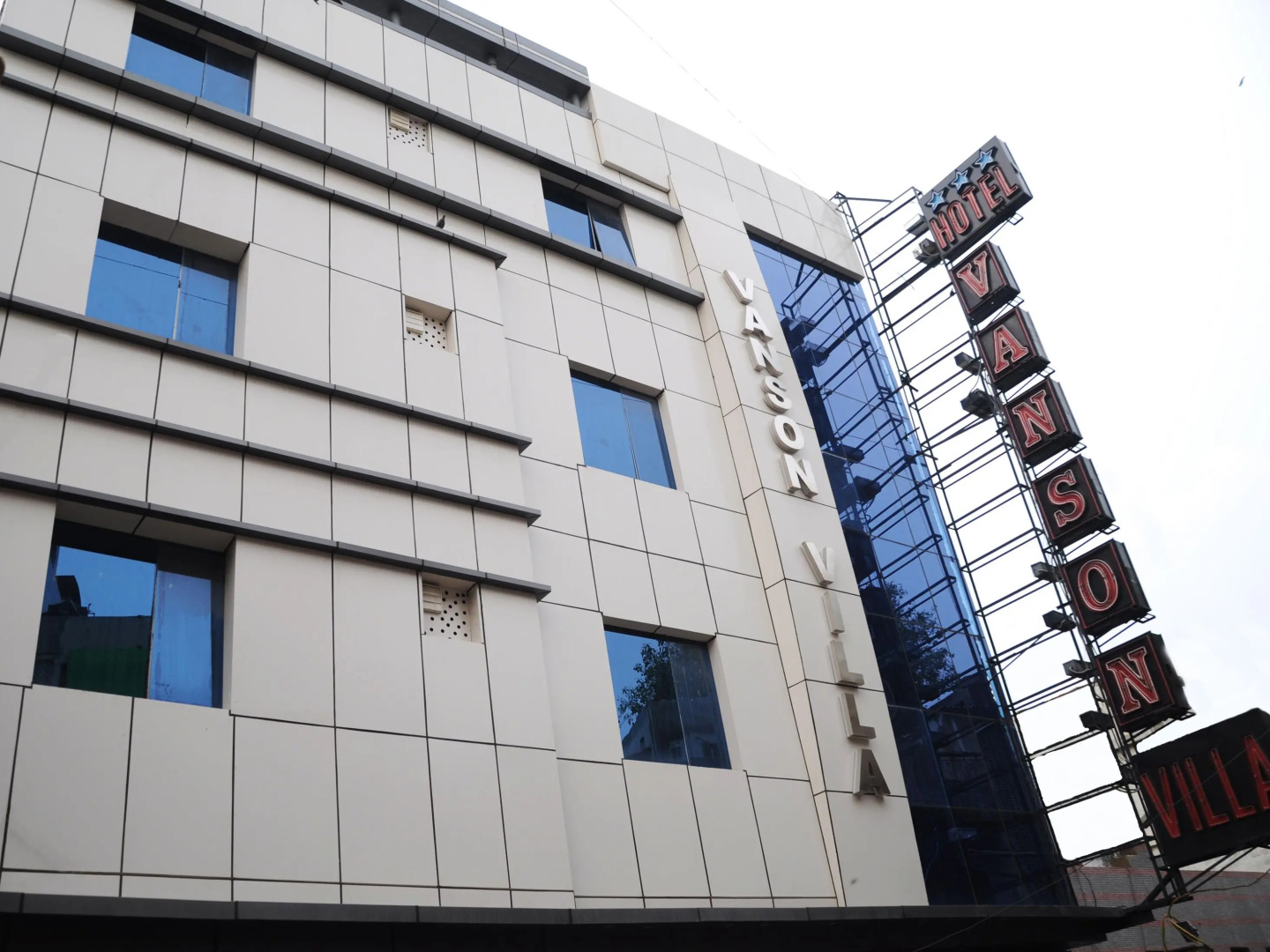 Photo - Hotel Vanson Villa, City Centre - With Free Airport & Train Station Pickup