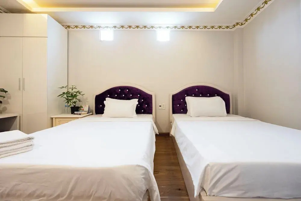 Foto - CROWNE MEOW BÙI VIỆN HOTEl 2