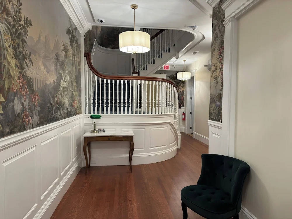 Photo - Charlesgate Suites