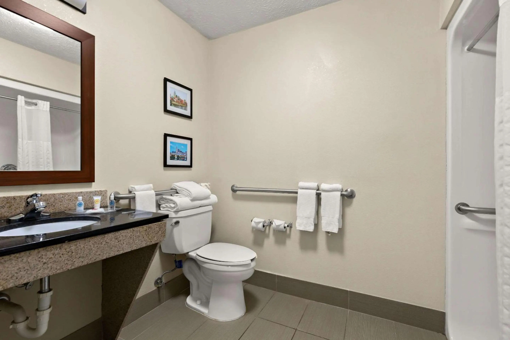 Photo - Comfort Suites Nashville near Percy Priest Lake
