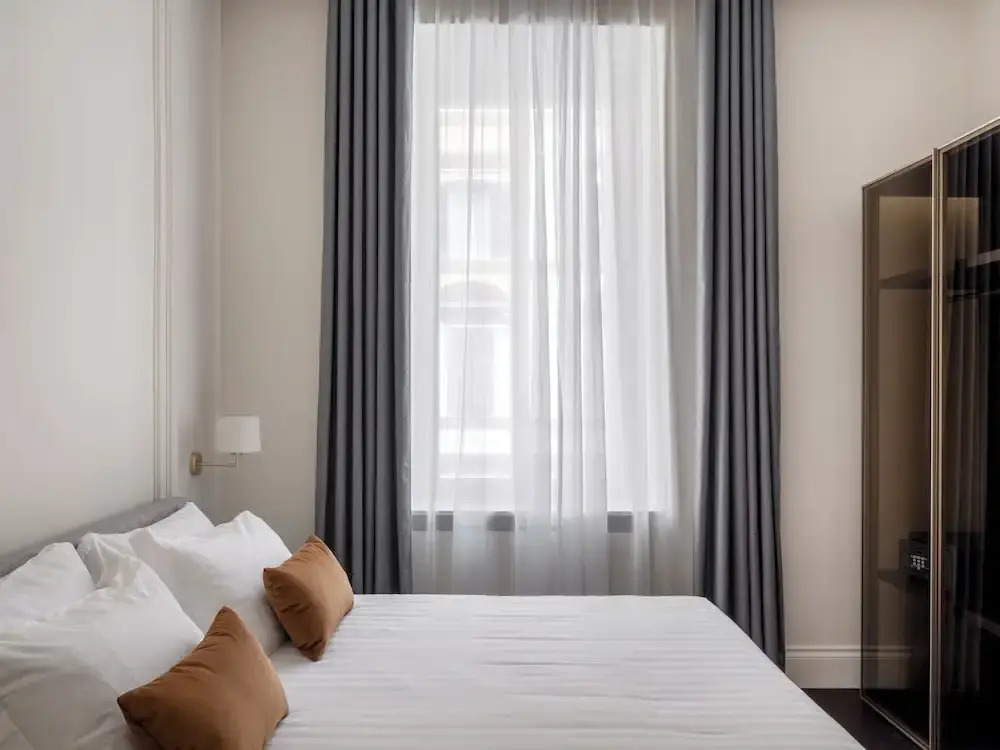 Foto - Golden House Vatican - Rienzo