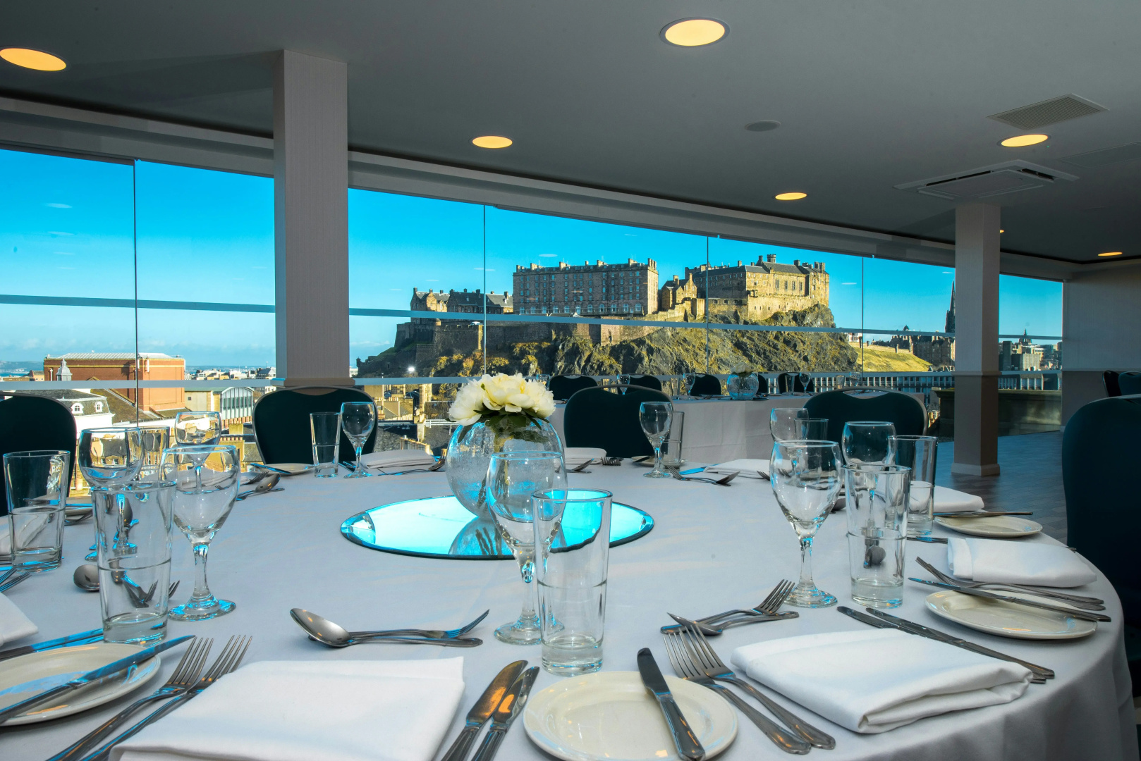 Photo - DoubleTree by Hilton Edinburgh City Centre