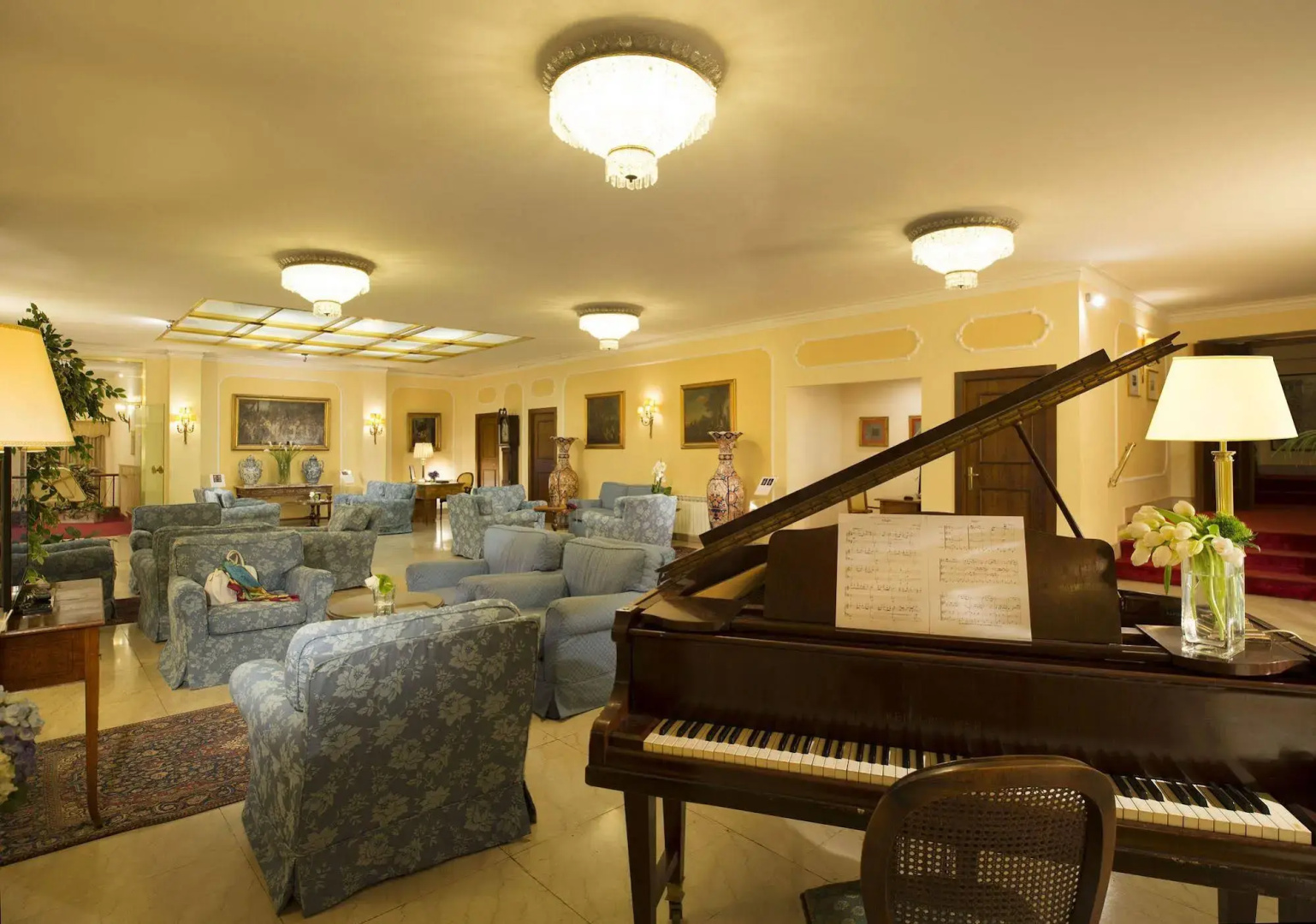Photo - Napoleon Hotel