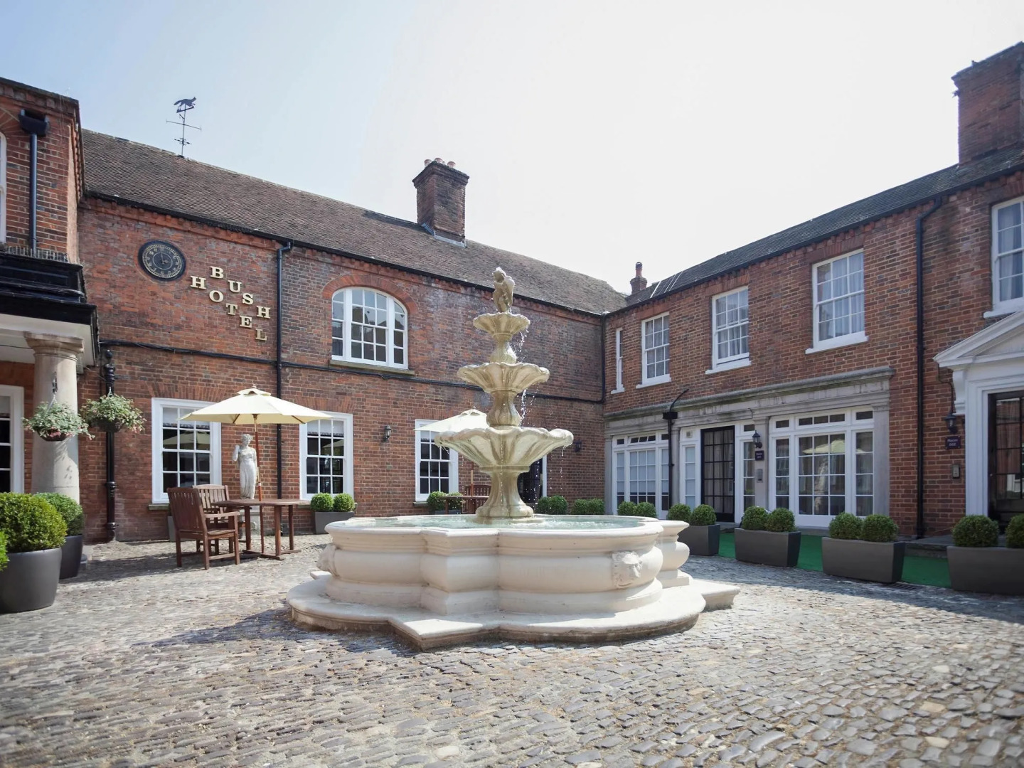 Foto - Bush Hotel Farnham