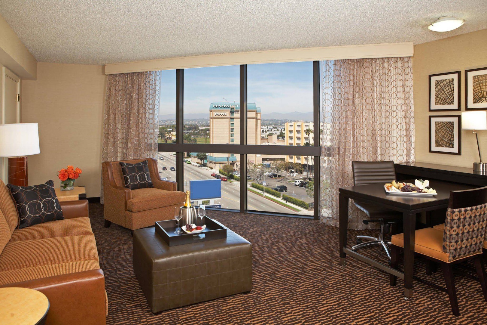 Photo - Embassy Suites by Hilton Los Angeles International Airport North