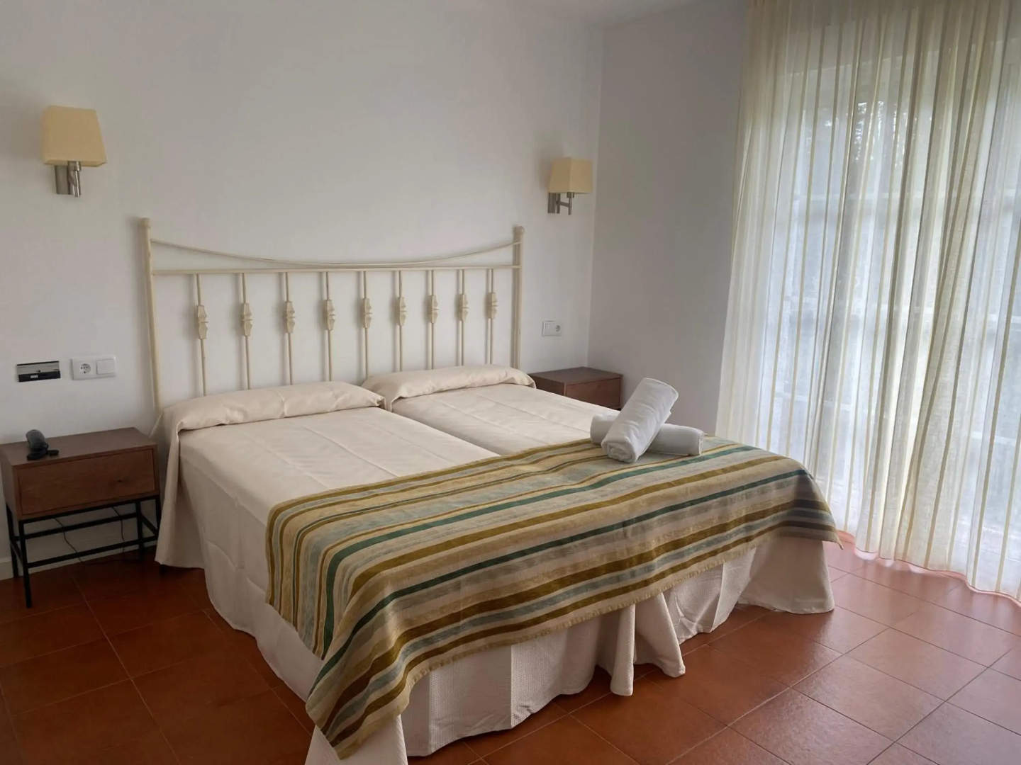 Photo - APARTHOTEL CABICASTRO Tres estrellas superior