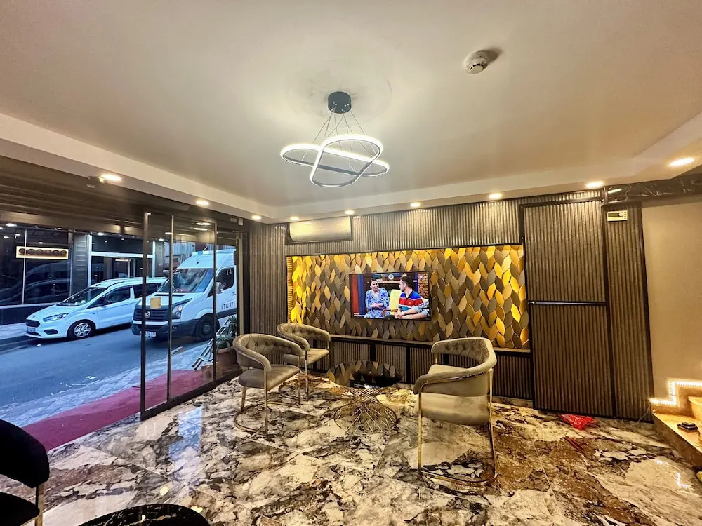 Photo - Crowned Exclusive Hotel