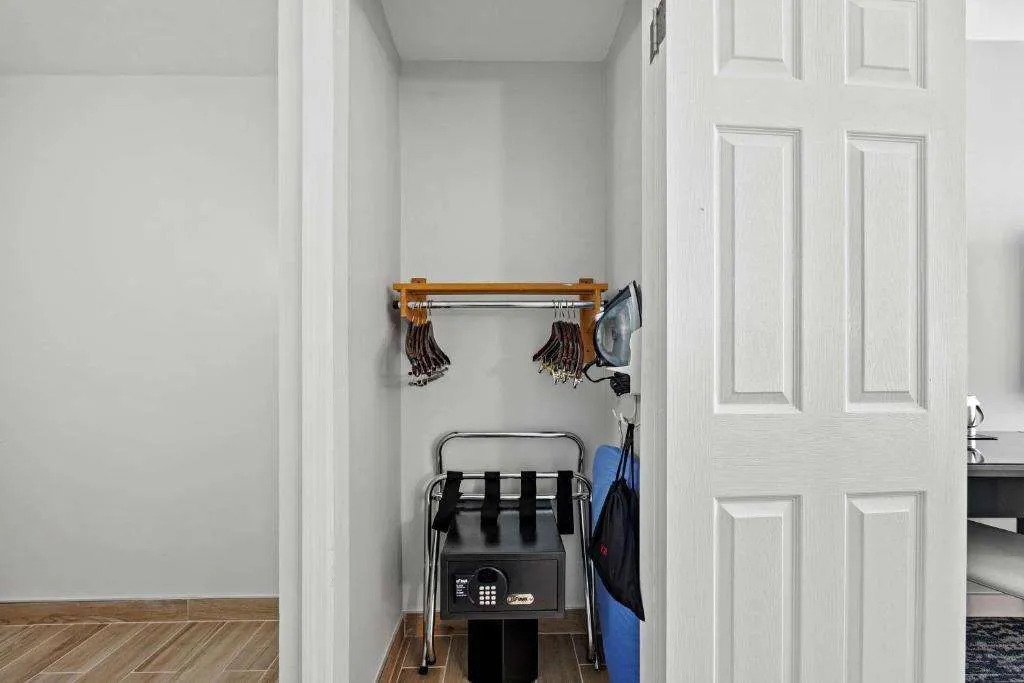 Photo - DoubleTree by Hilton New York JFK Airport