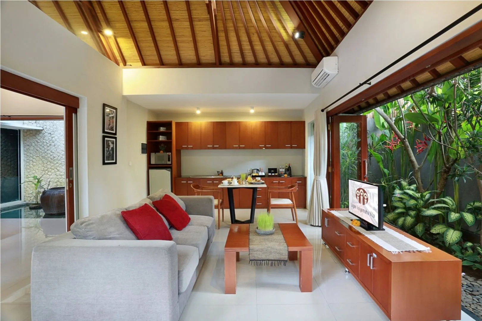 Foto - Seminyak Sanctuary Villa by Ini Vie Hospitality
