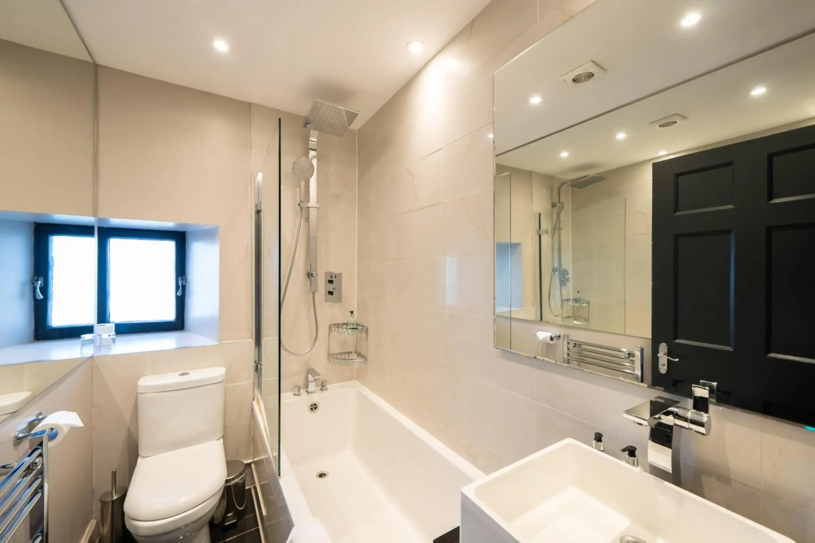 Photo - No11 Boutique Hotel & Brasserie