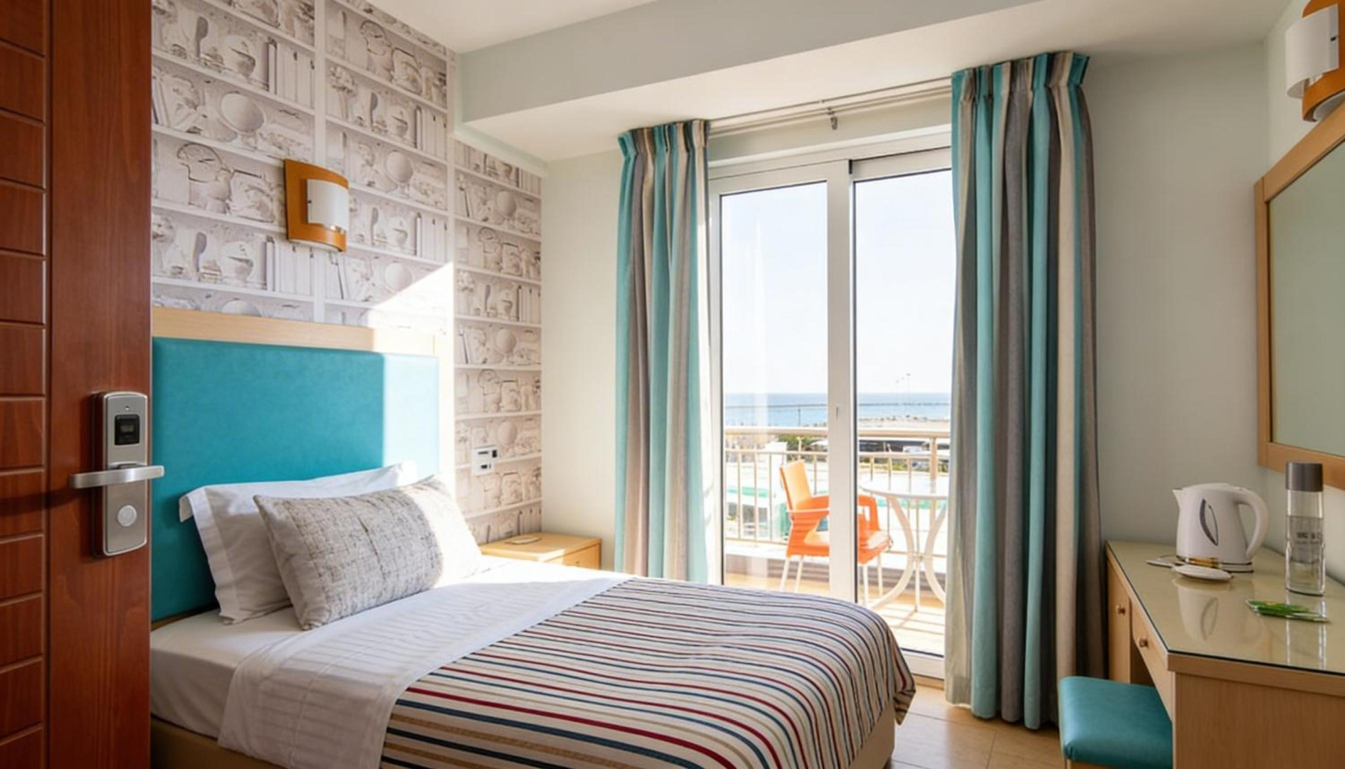 Photo - City Life Port Hotel