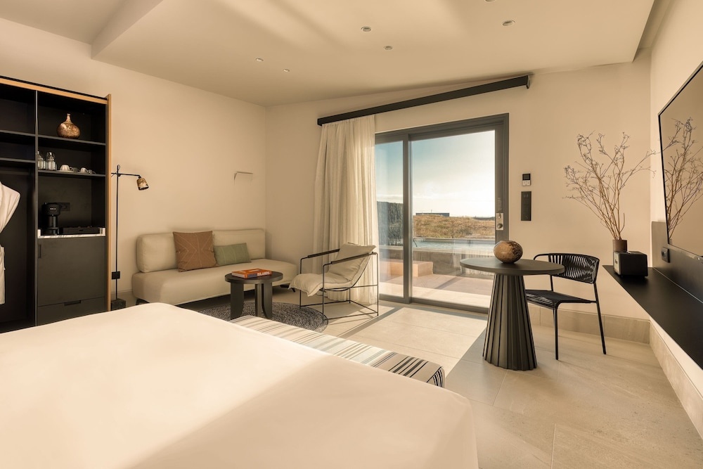 Photo - Domes Novos Santorini, Autograph Collection