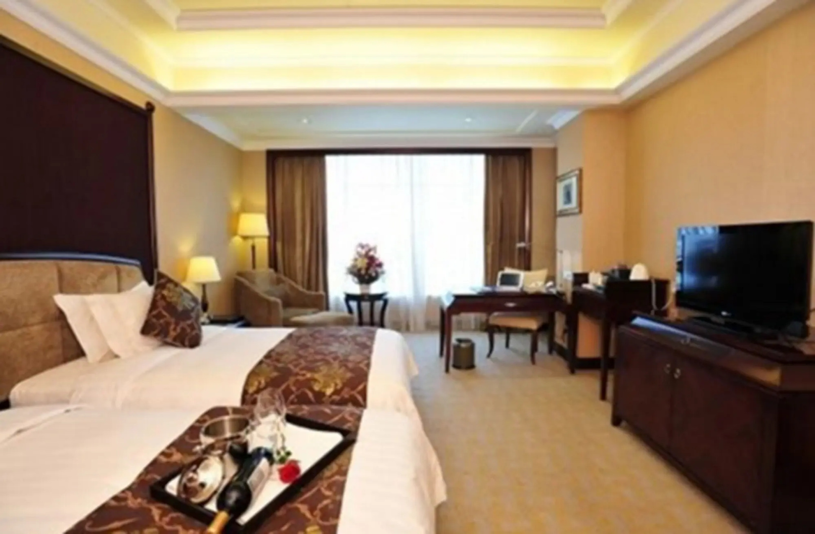 Photo - Royal Marina Plaza