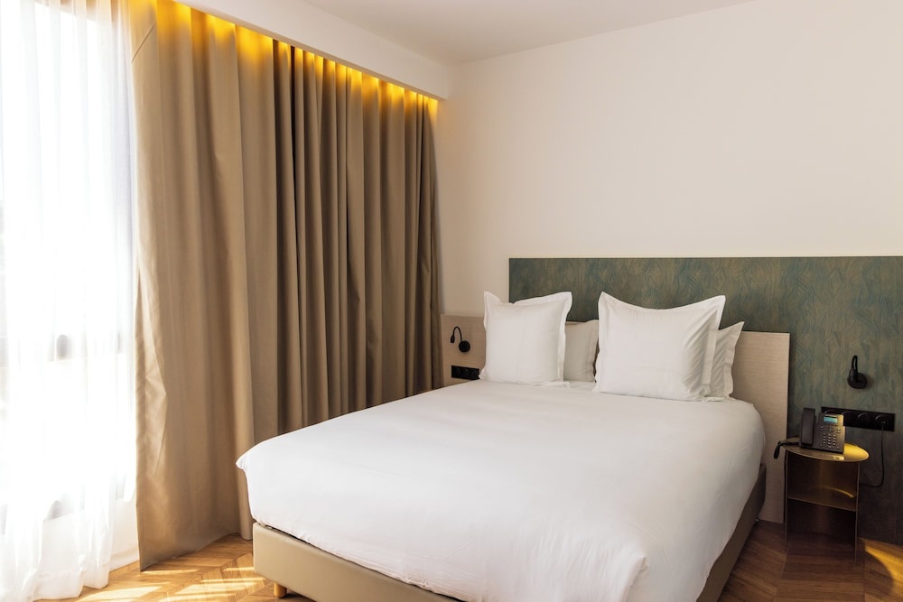 Diagonal Hotel