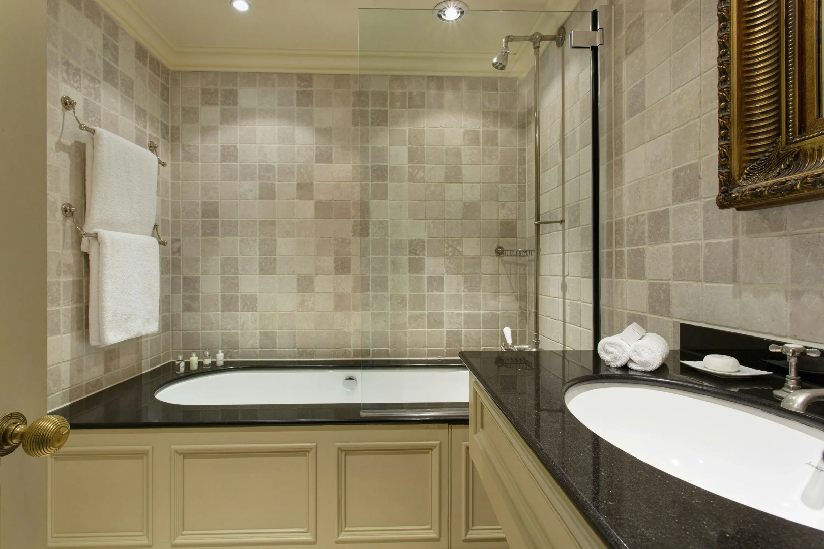 Photo - The Gore London – Starhotels Collezione
