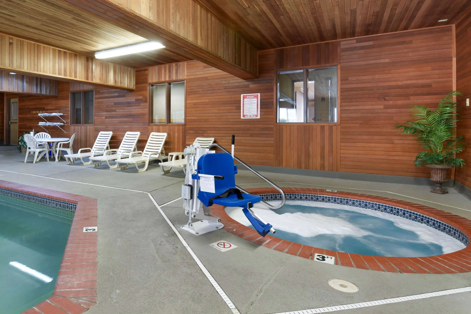 Photo - Comfort Suites Portland Airport