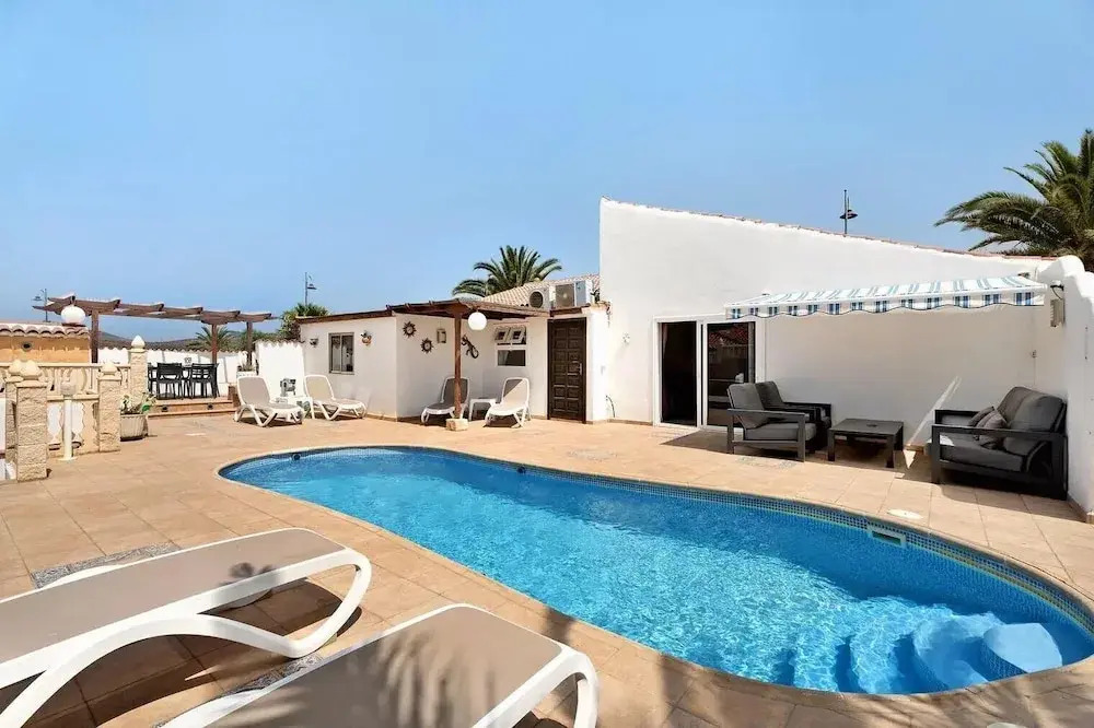 Foto - VILLA MALPAS Exceptional 3 Bed Villa - Sleeps 6 - Pool - HotTub- Parking