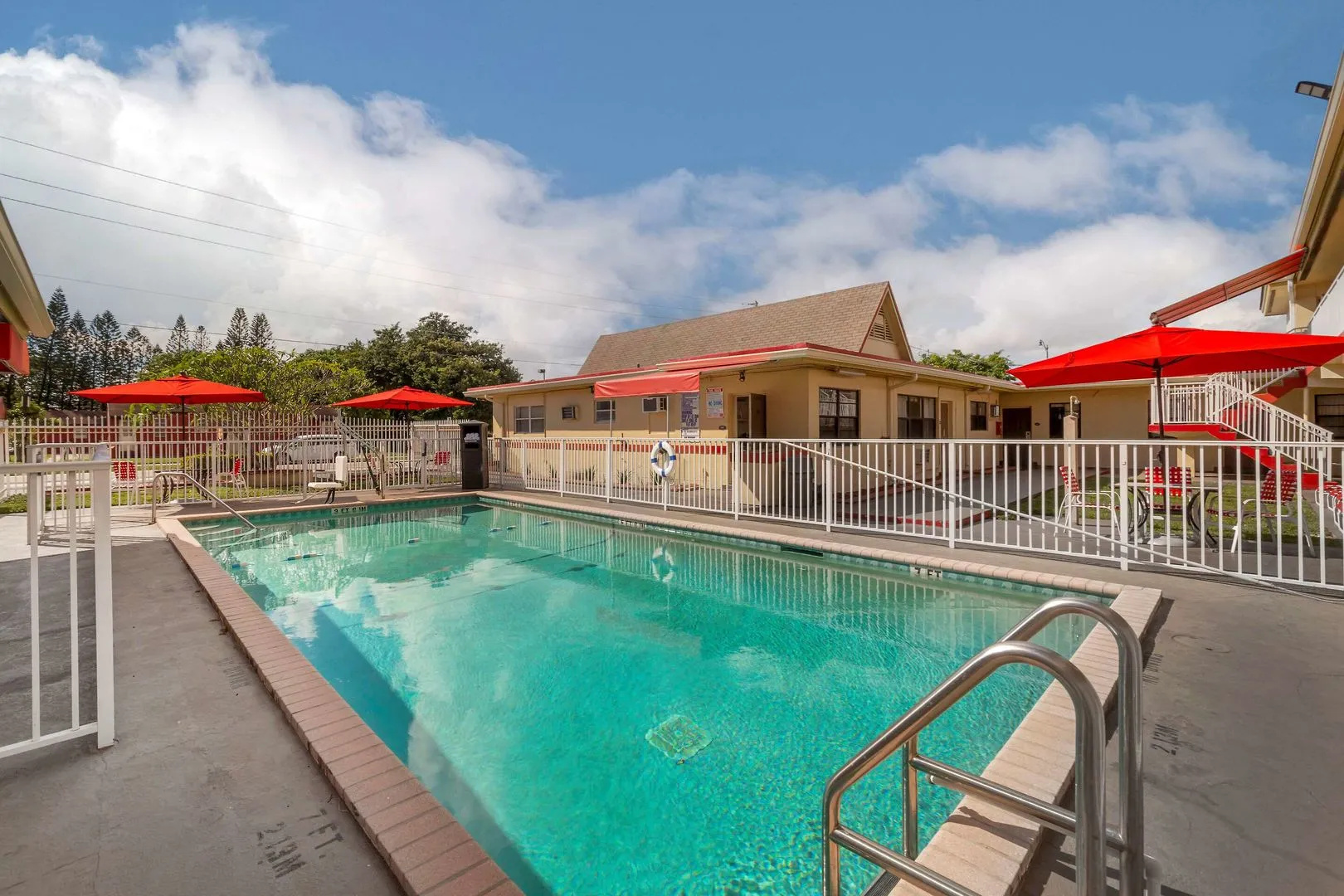 Photo - Fort Lauderdale Gardens Inn & Suites