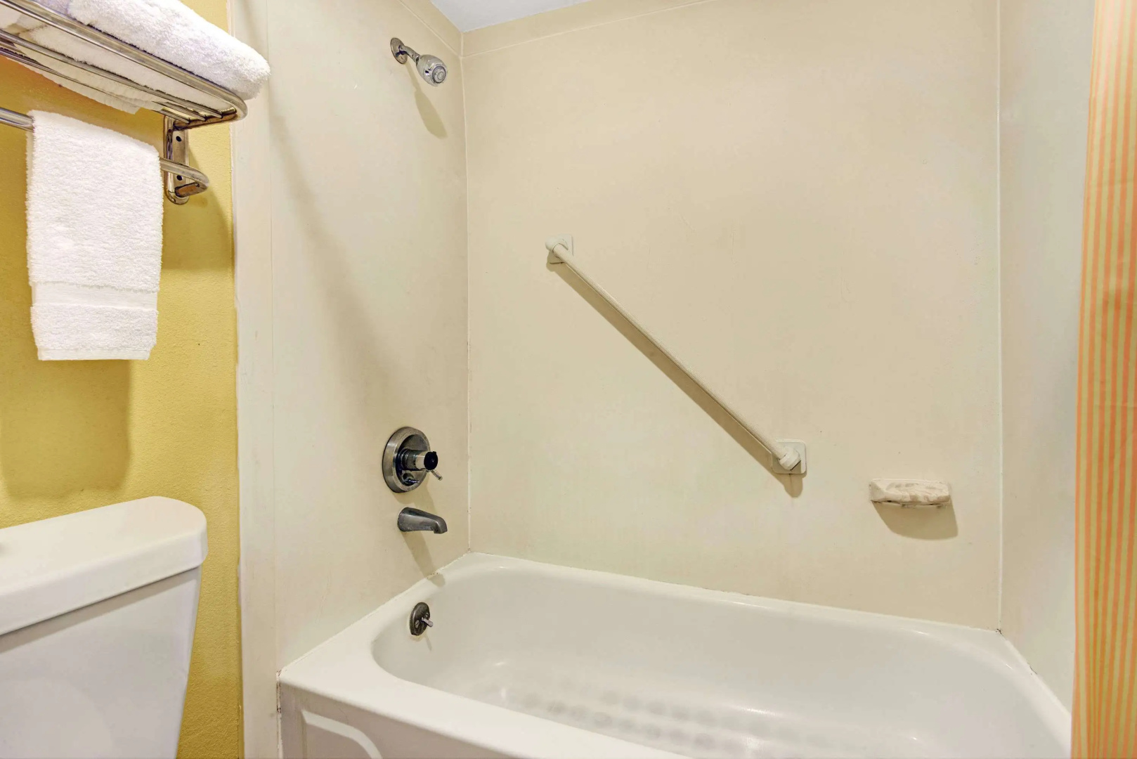 Foto - Super 8 by Wyndham Nashville Near Downtown / I-40
