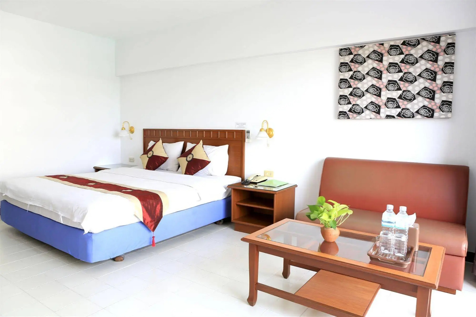 Photo - L.A. Tower Hotel