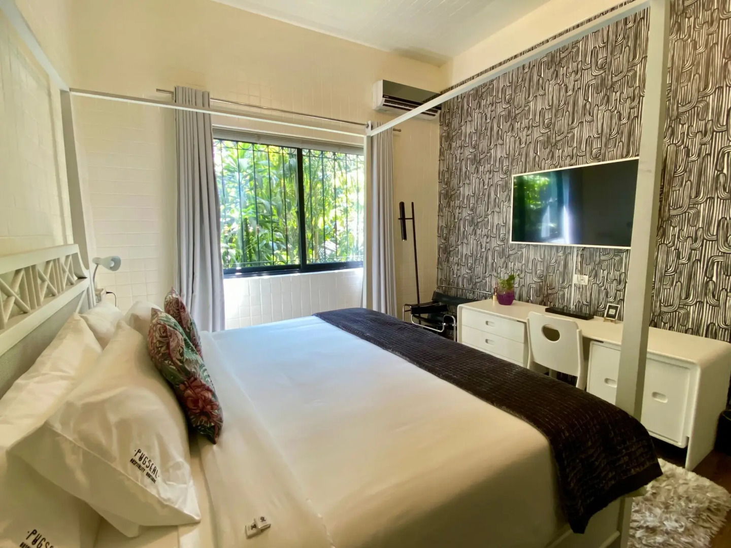 Photo - Pug Seal Polanco Anatole France