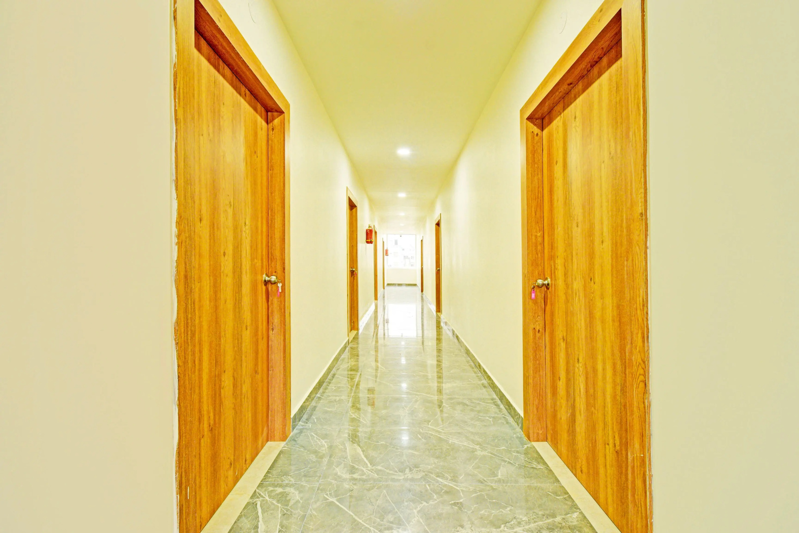 Foto - Super Townhouse Oak Kompally