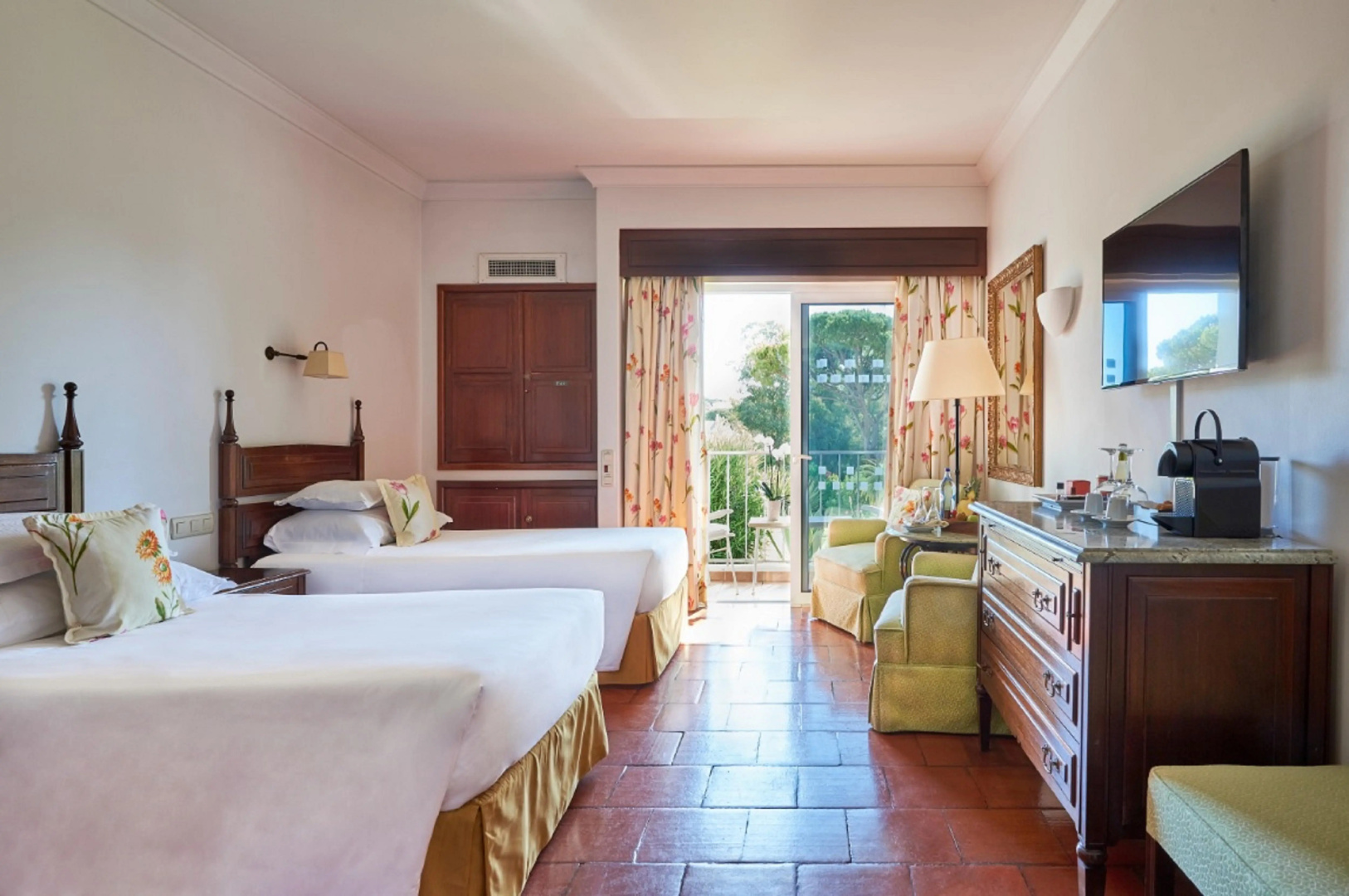 Photo - Dona Filipa Hotel