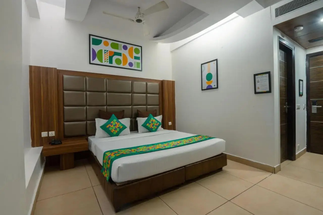 Foto - Treebo Twin Tree