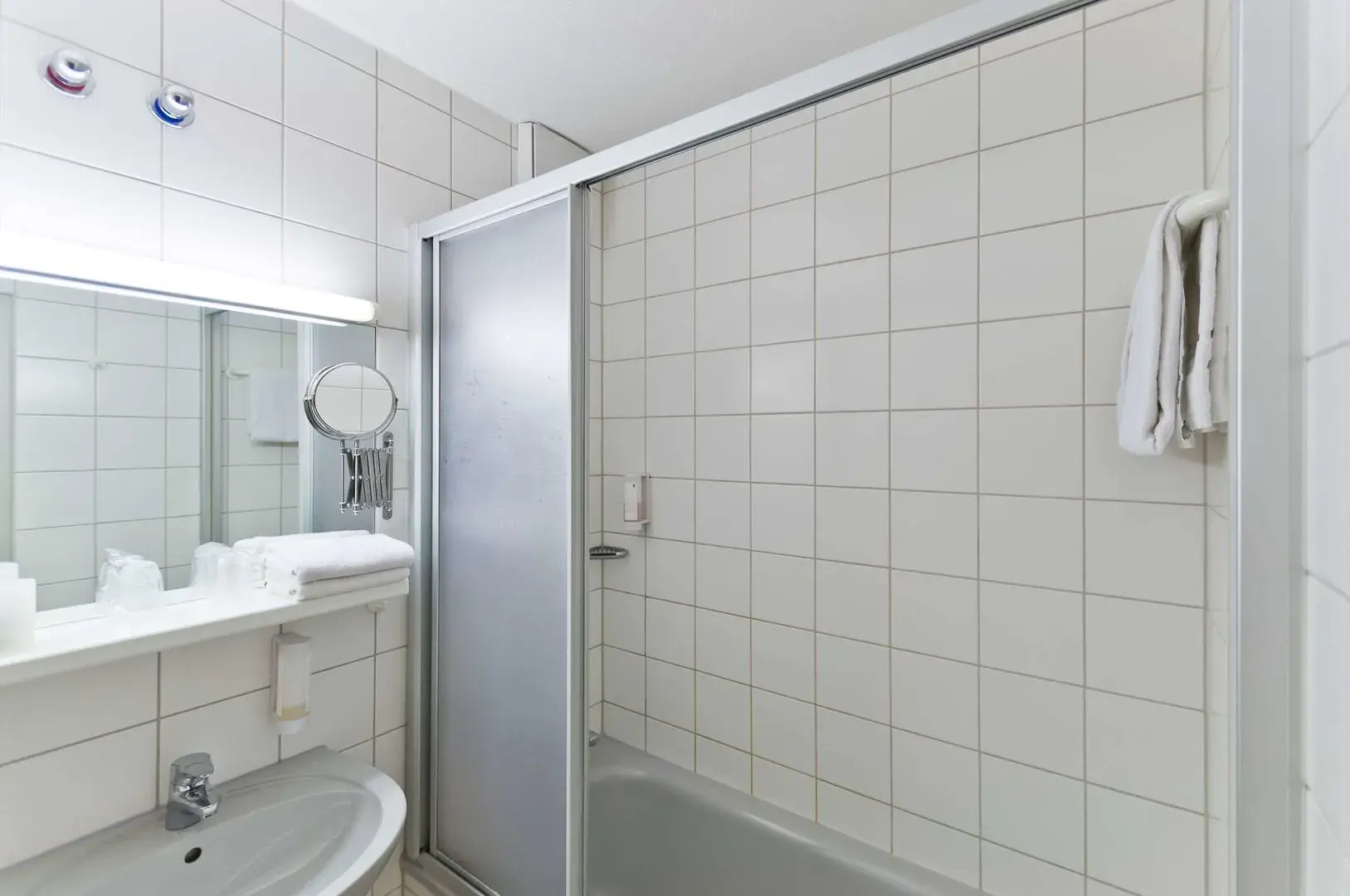 Photo - ANA Neotel, Trademark Collection by Wyndham
