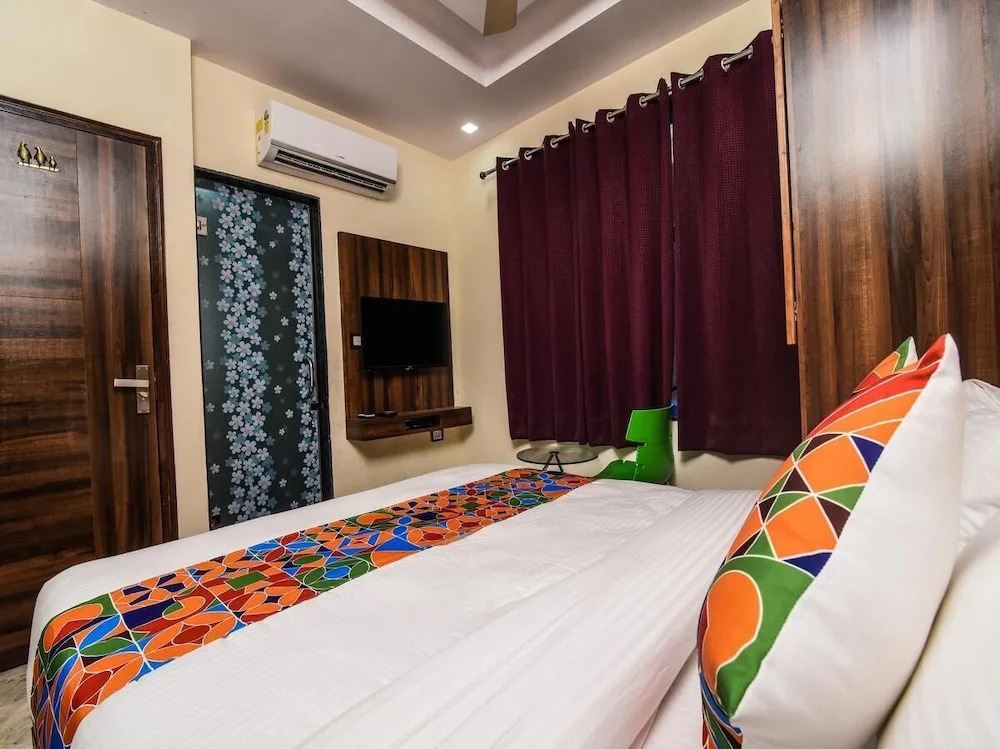 Photo - Hotel Dollar Inn