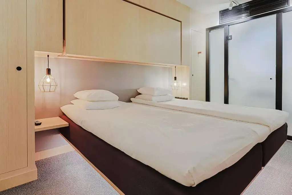 Foto - Hotel With Urban Deli