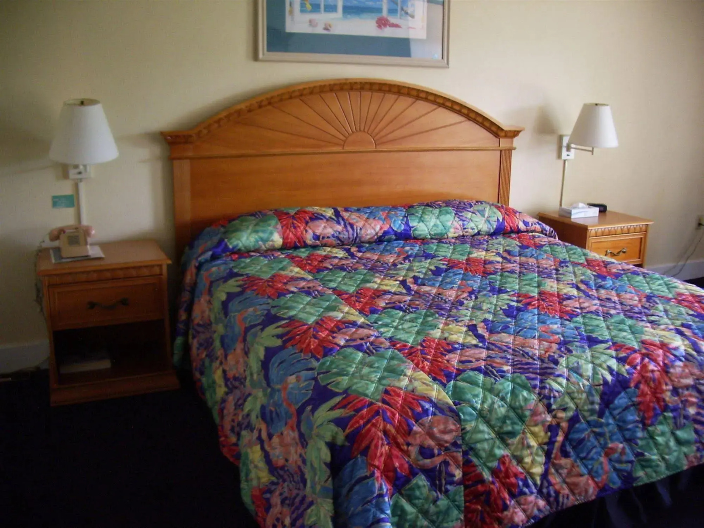 Photo - Royal Islander Hotel