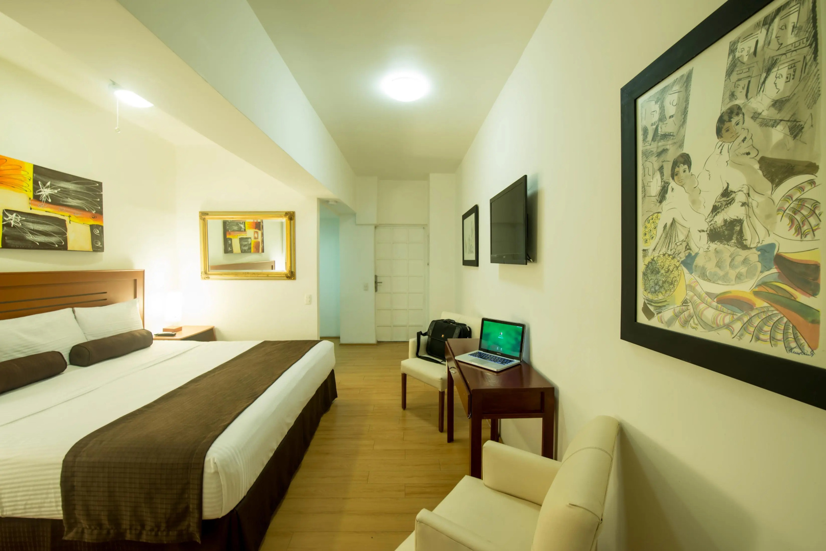 Foto - European Life Style Executive Suites & Gallery