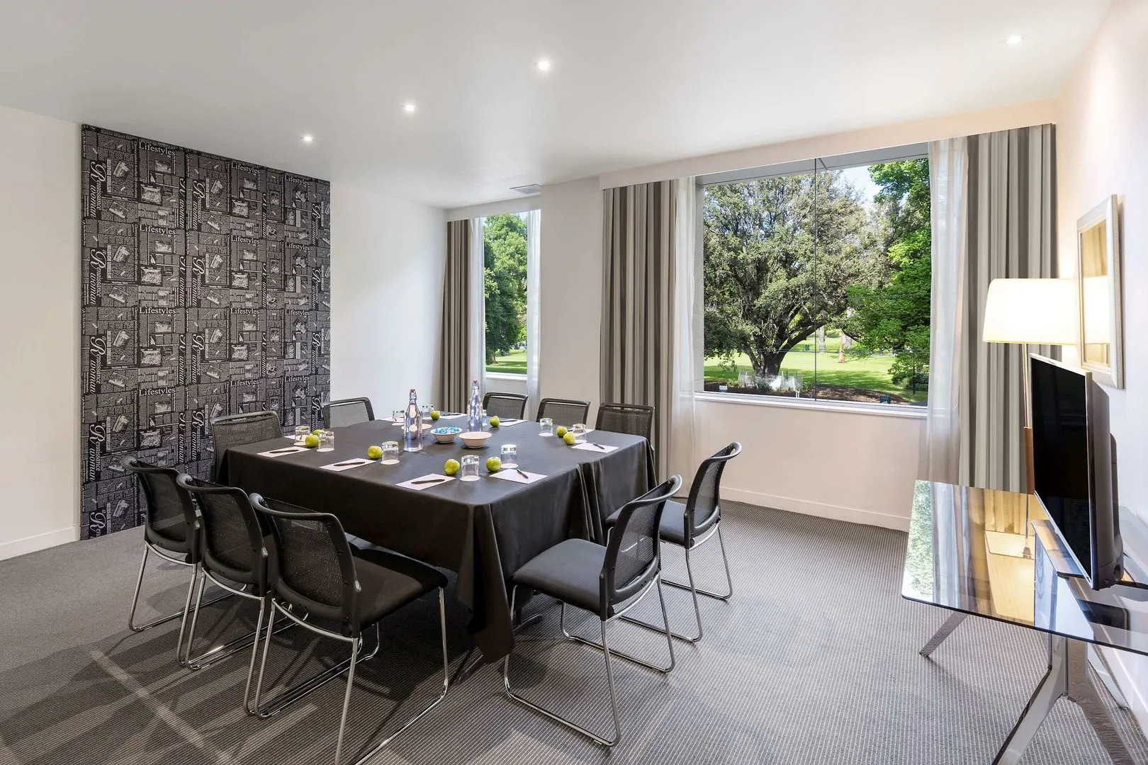 Photo - Flagstaff Gardens Hotel Melbourne