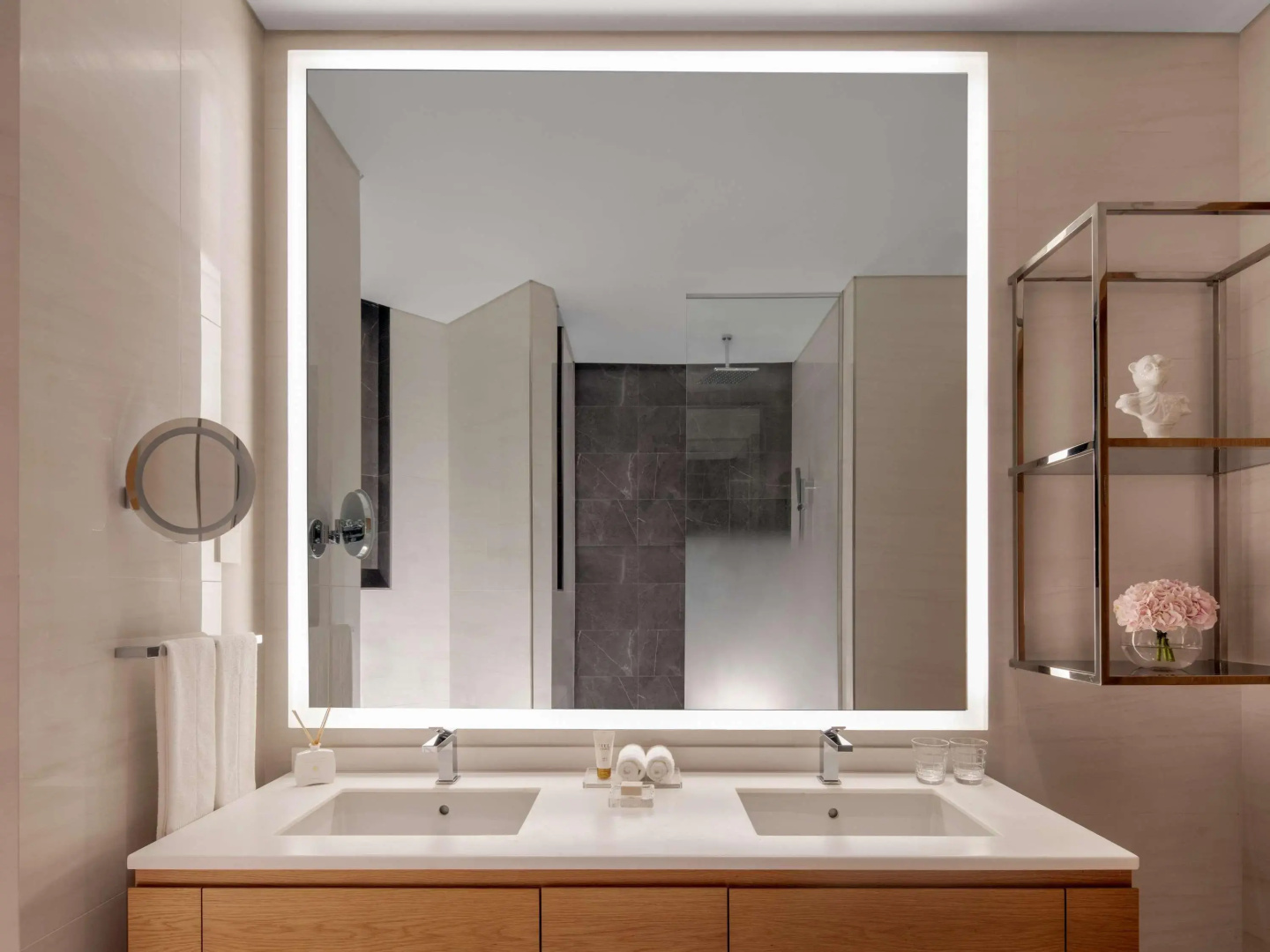 Photo - SLS Dubai Hotel & Residences