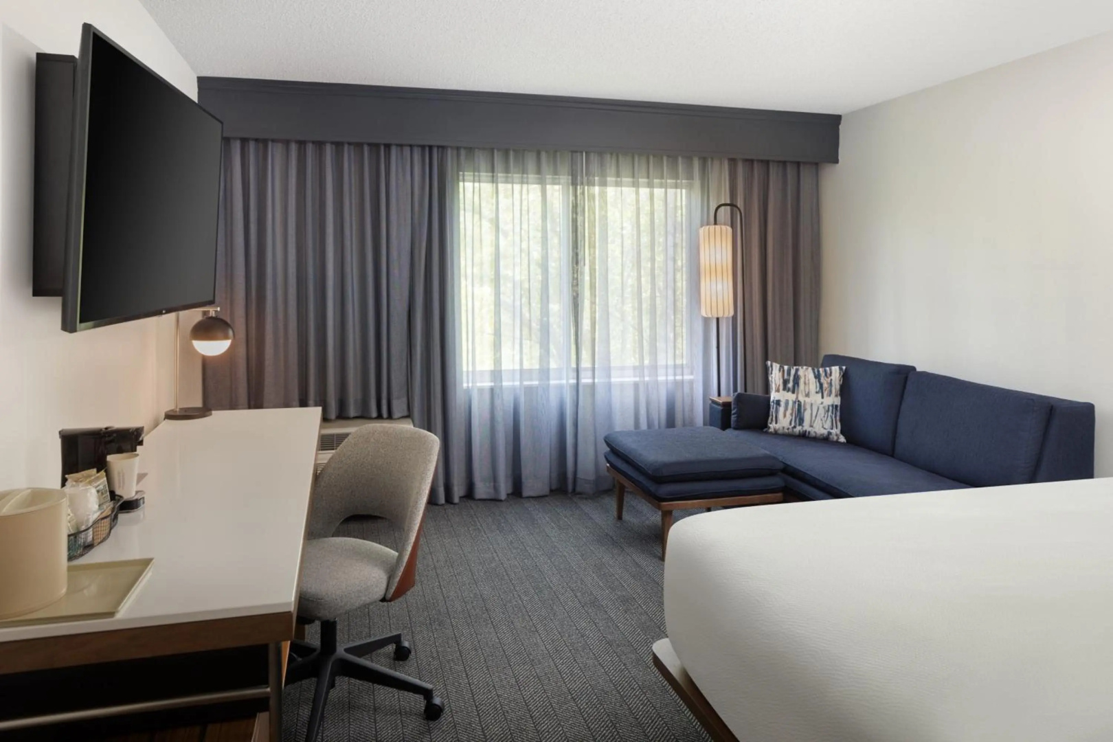 Foto - Courtyard by Marriott Edison Woodbridge