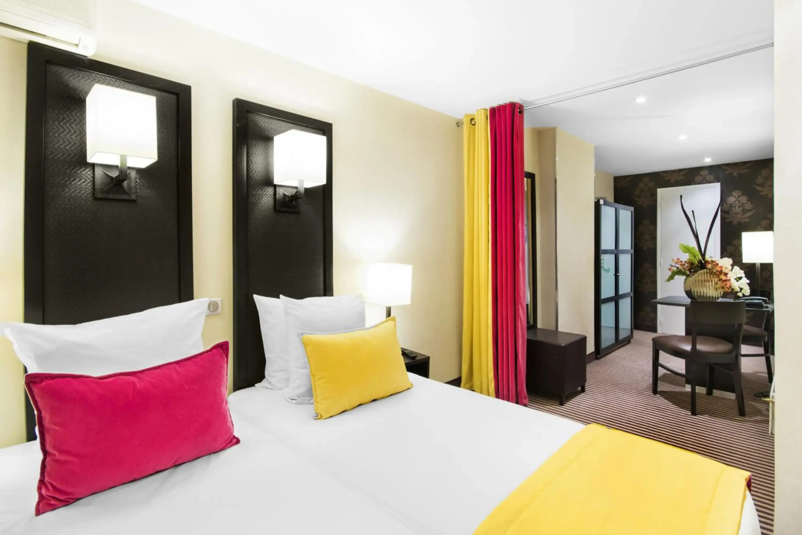 Photo - Hotel Pax Opera