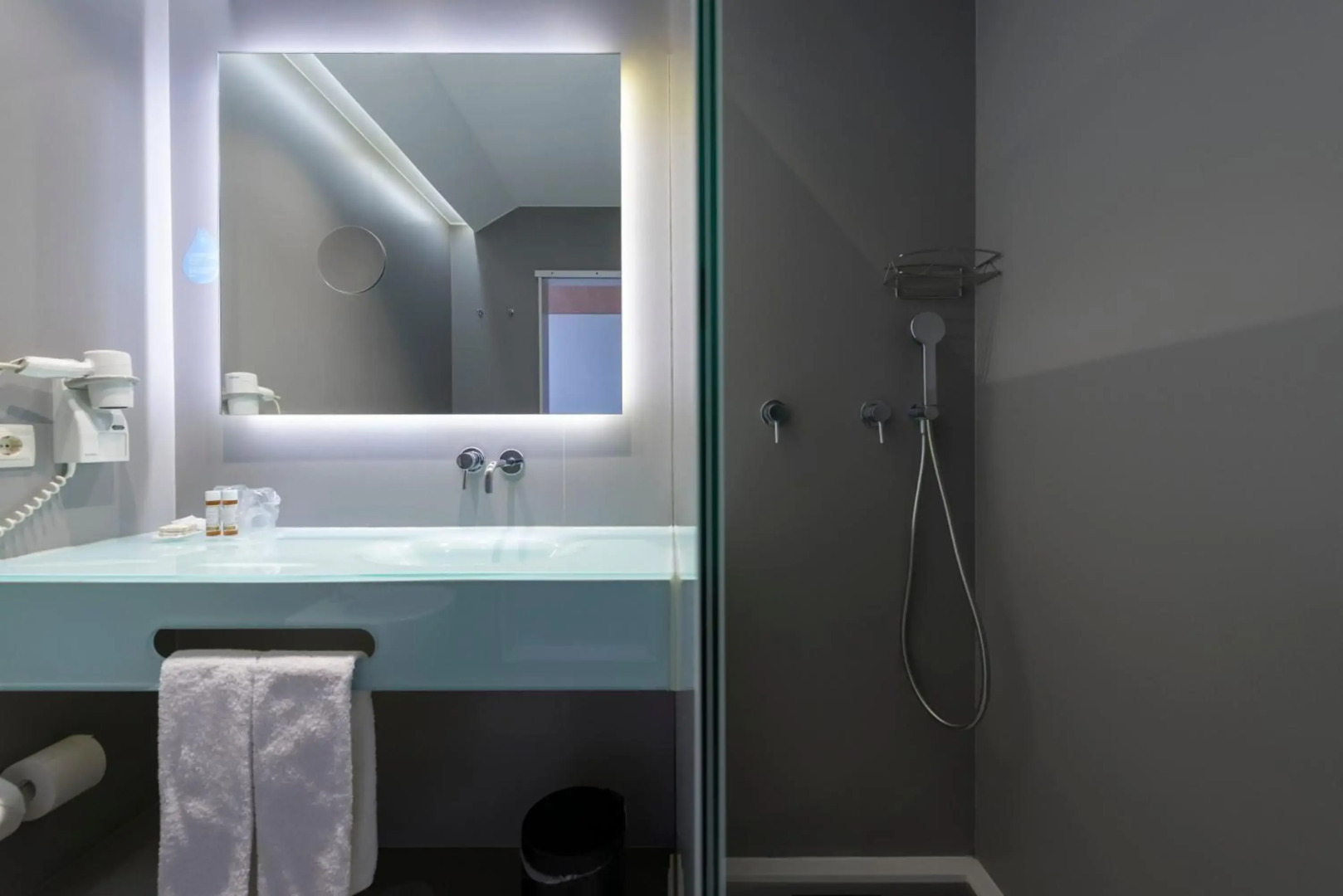 Photo - Varzinn Hotel