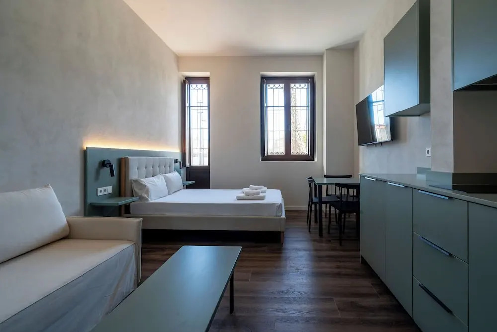 Foto - VLC HOST - Reina 168