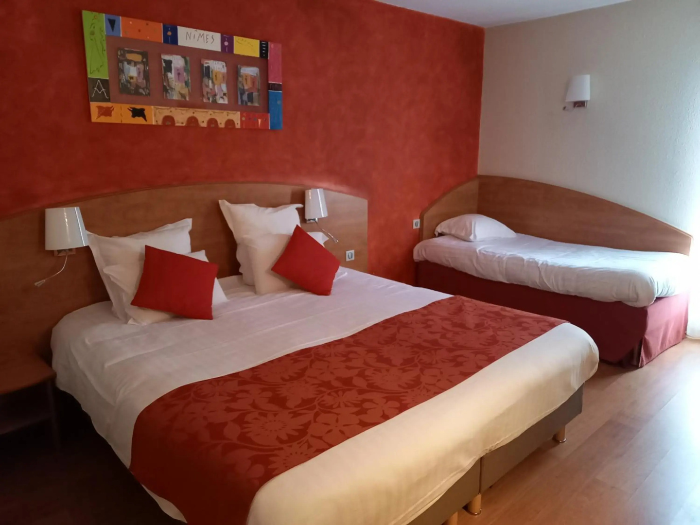 Foto - Brit Hotel Confort Nîmes Ouest - A9 sortie 25