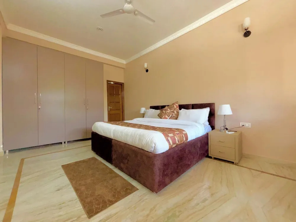 Luxury 4 Bedroom's Independent villa