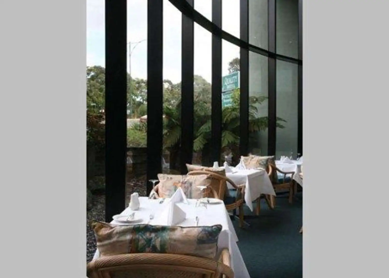 Photo - Quality Hotel Manor