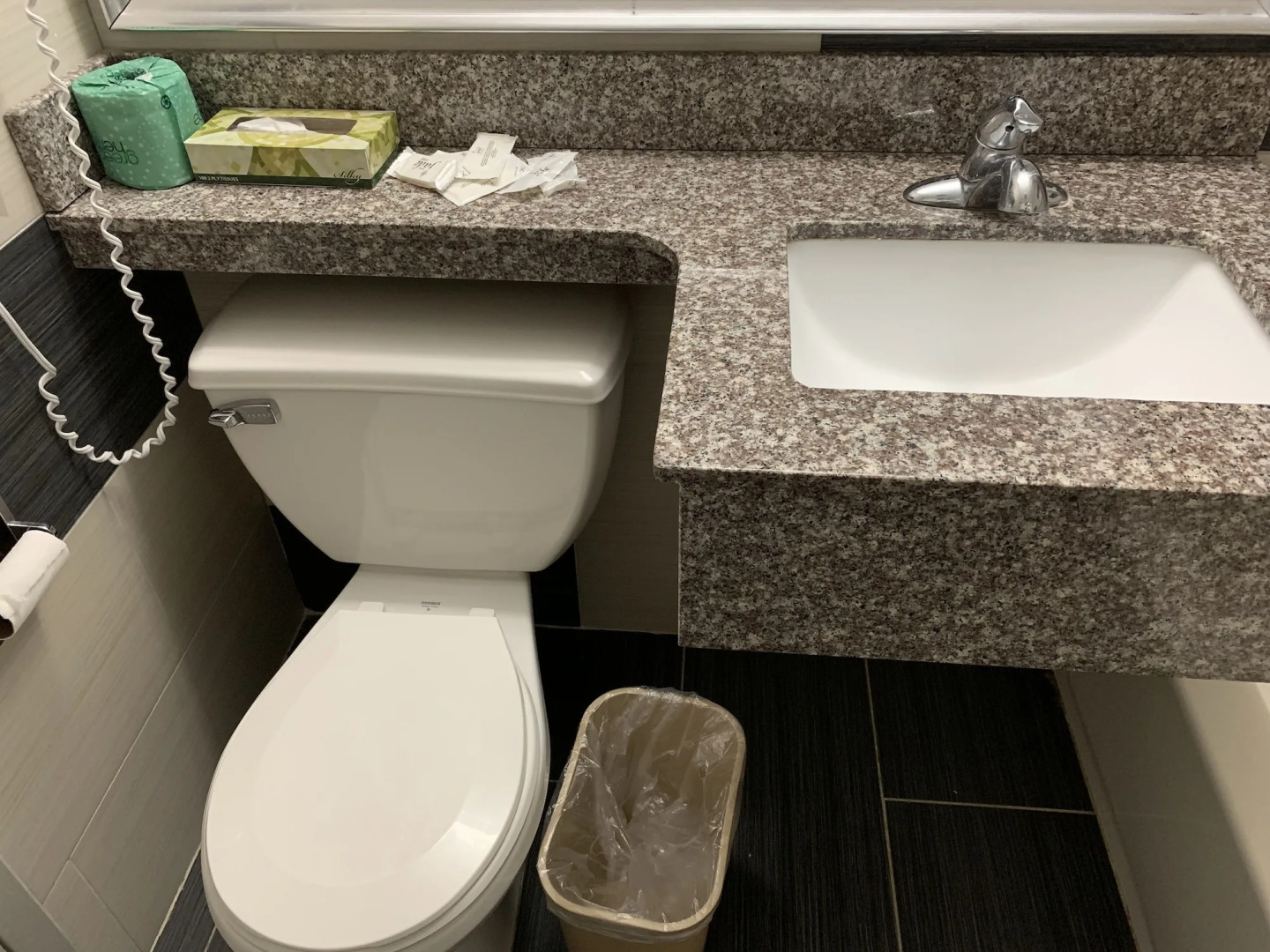 Photo - Red Carpet Inn Elmwood