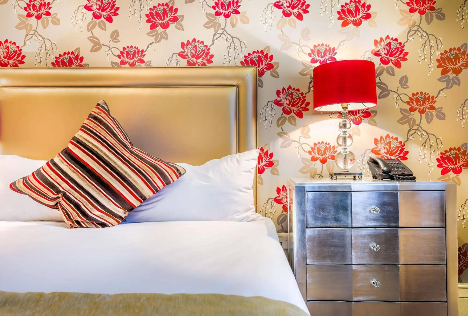 Photo - The Tophams Hotel