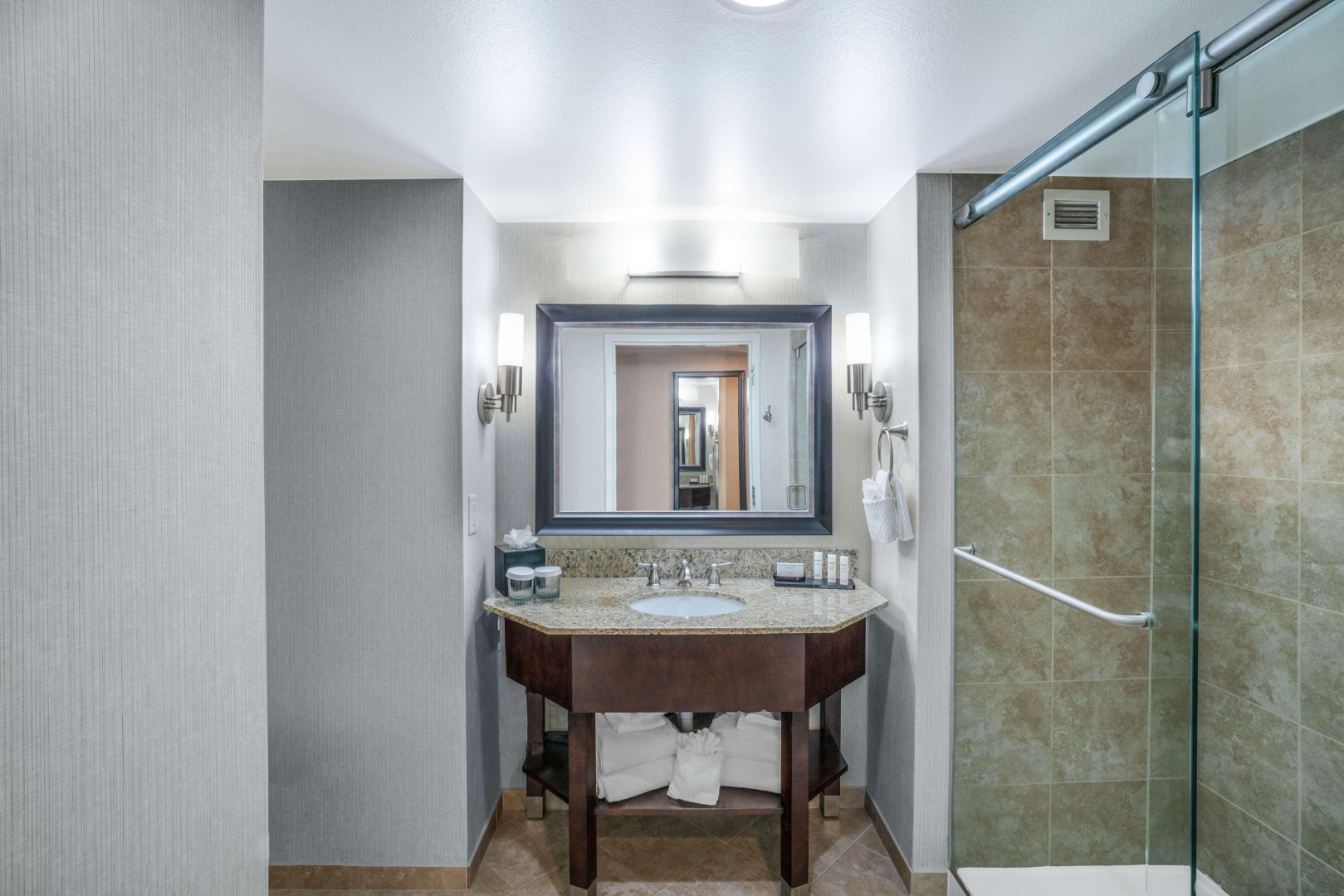 Photo - Embassy Suites by Hilton Nashville at Vanderbilt