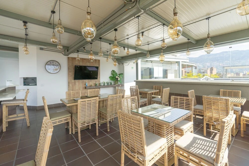 Photo - Seven Inn Hotel