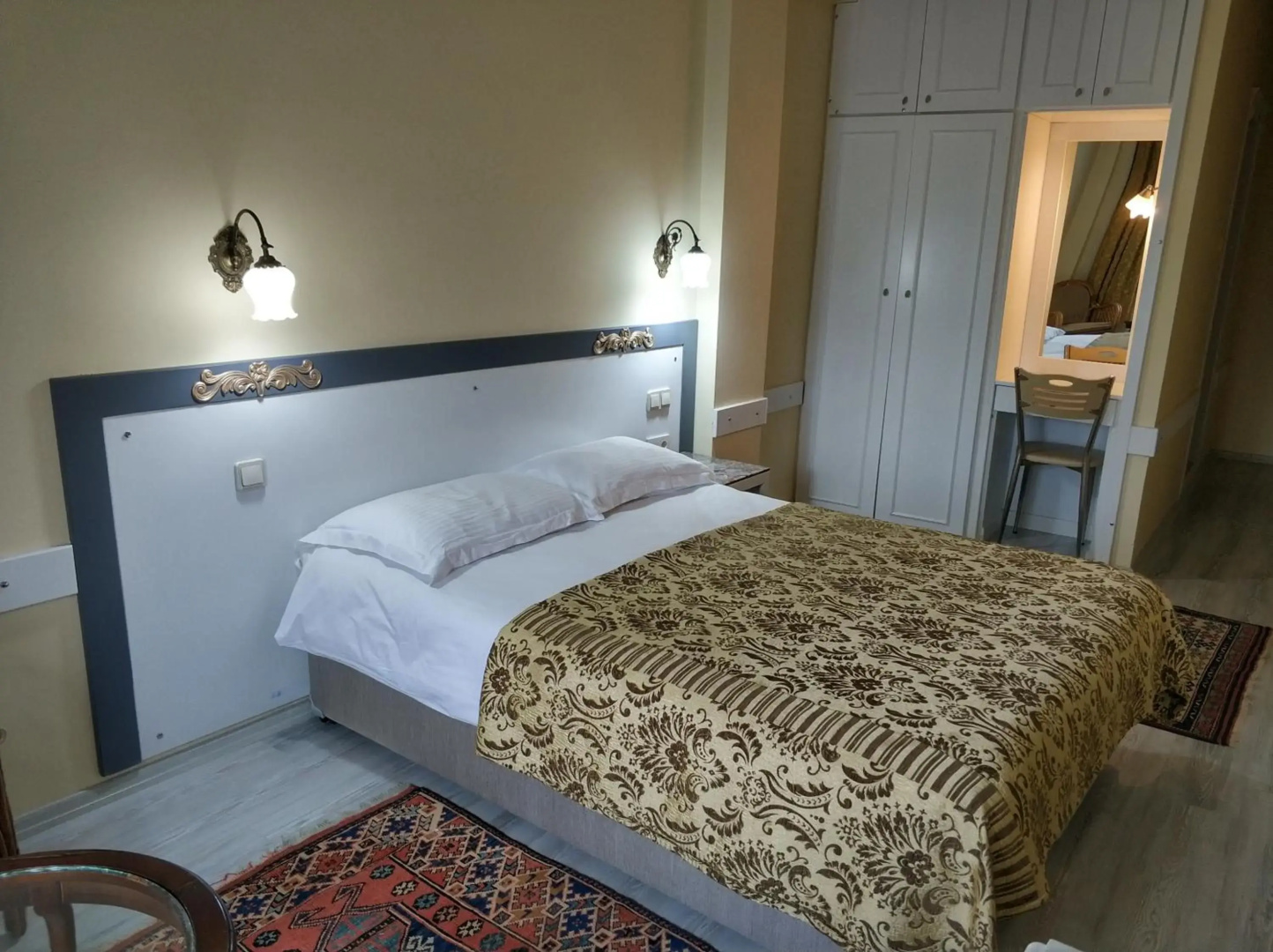 Photo - Hali Hotel